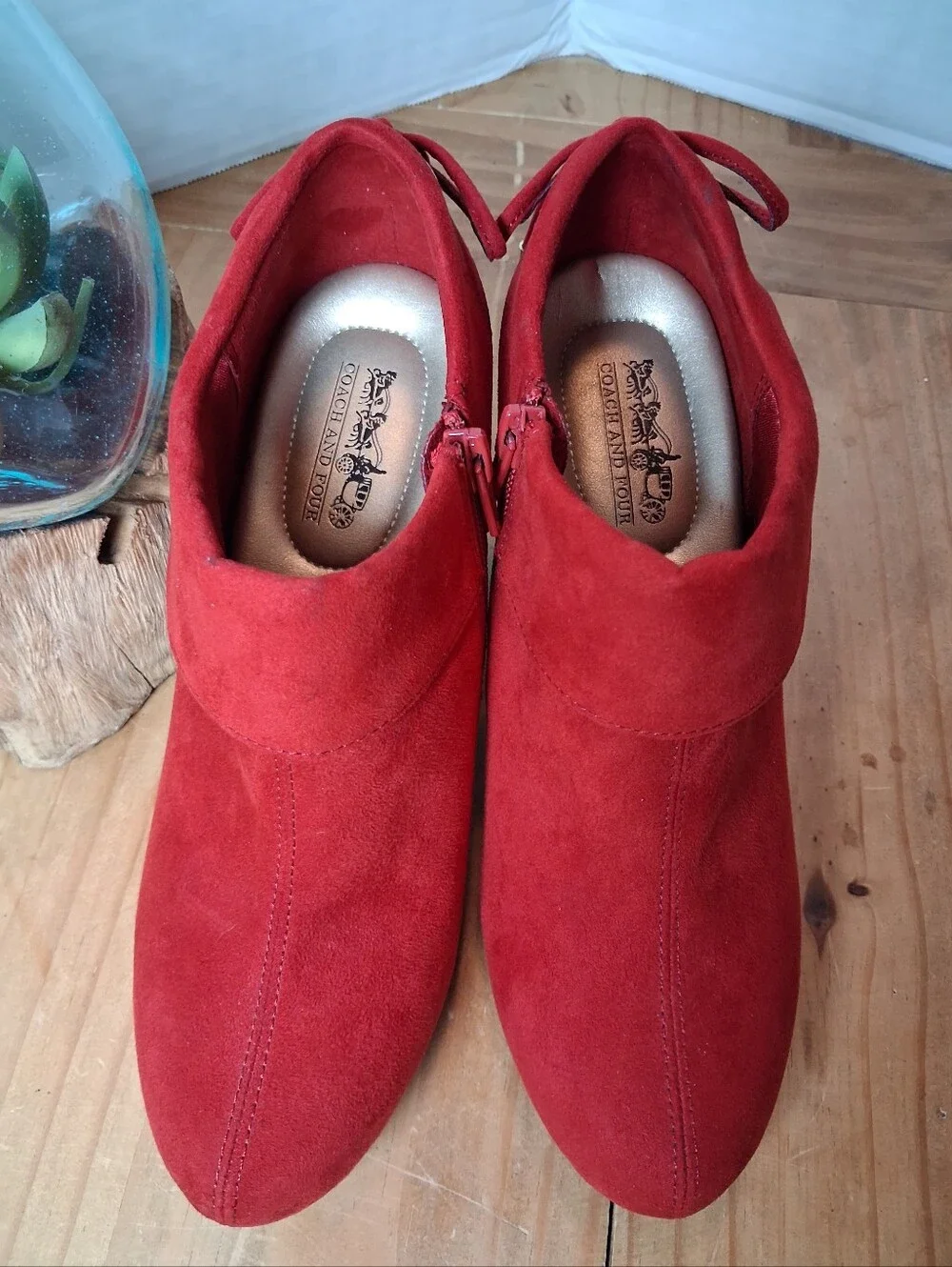 Coach and Four Faux Suede Cuffed Bootie w/Bow On Heel Fire Engine Red Size 7